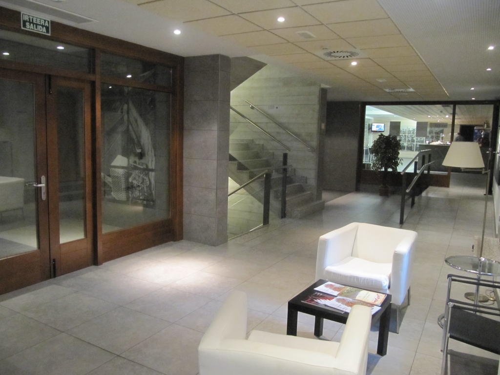 Iraipe Santuario De Arantzazu Hotel Onate Exterior photo
